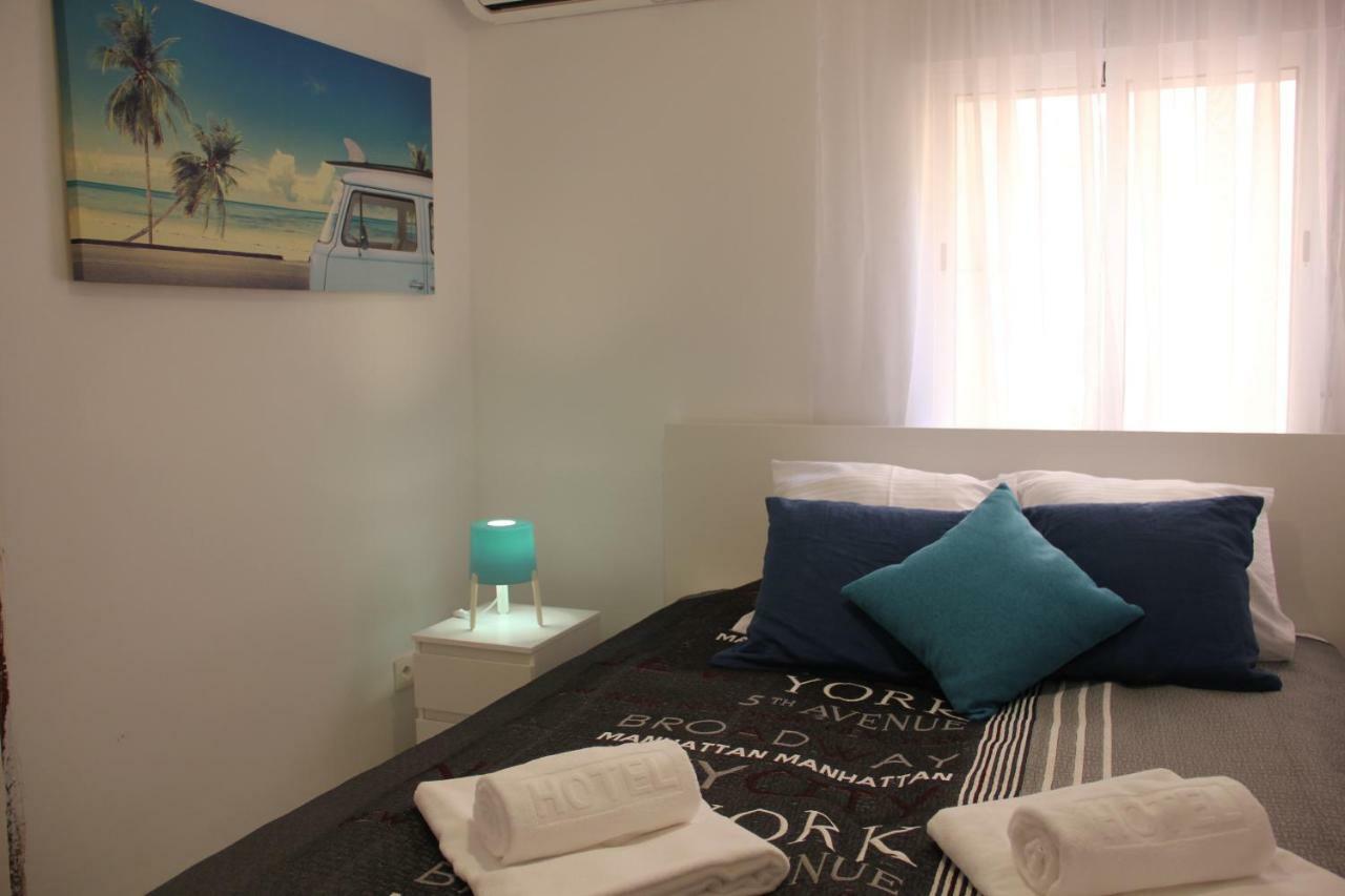 Апартаменти Vip, First Line,Sea View, Beach Торрев'єха Екстер'єр фото
